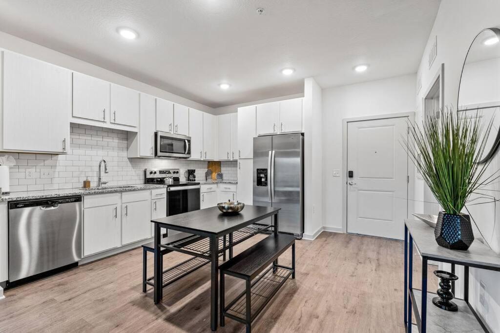 Complete Apartment ,10 Min To Parks Pets Allowed, Resort-Style Amenities Orlando Ngoại thất bức ảnh